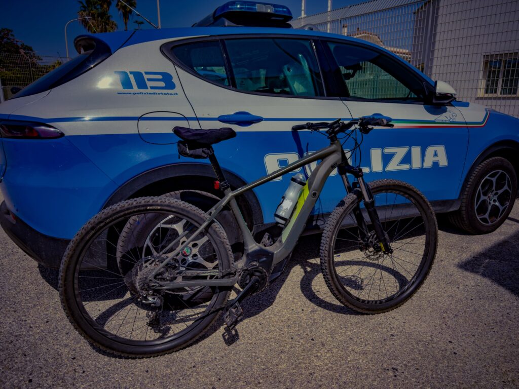 Avola, la Polizia ritrova una bicicletta rubata a Noto: la restituisce al proprietario e denuncia il ladro 1 Avola