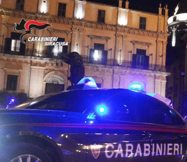 Noto: arrestato 31enne per truffa, violenza privata, resistenza a Pubblico Ufficiale e porto abusivo di armi 1 Noto