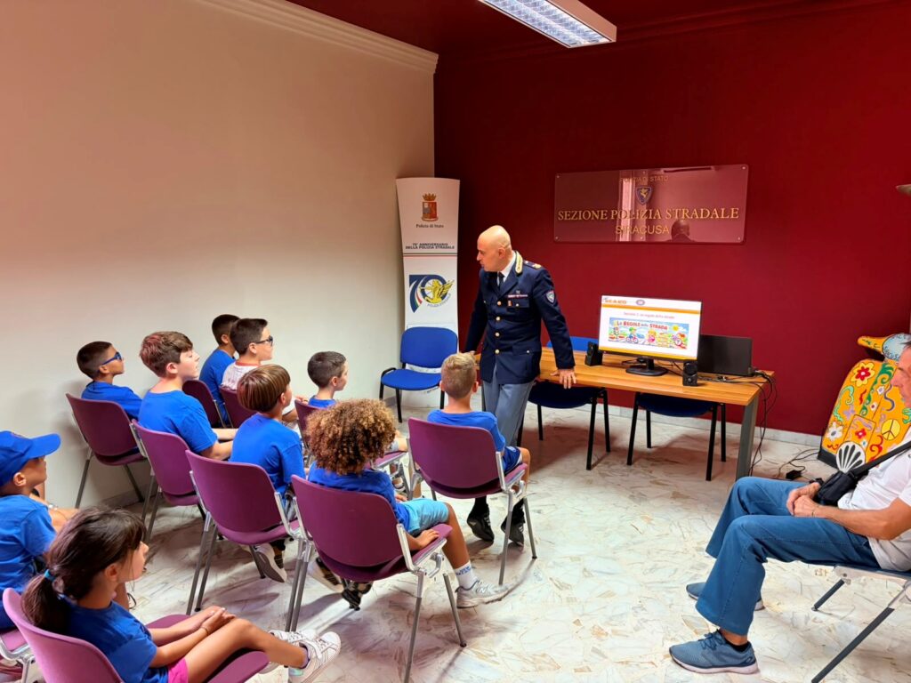 La Polizia Stradale incontra gli allievi della Siracusa Academy Cycling 1 Polizia stradale